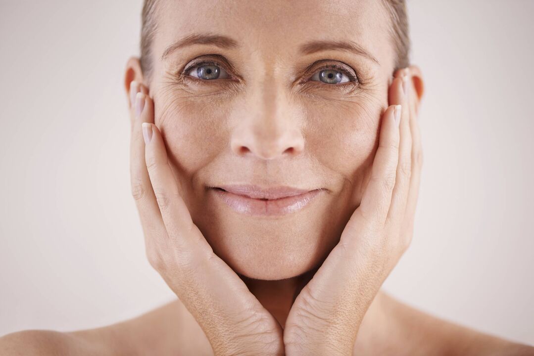 Eliminating ZXCVBNMQWort by wrinkles and cream on the face