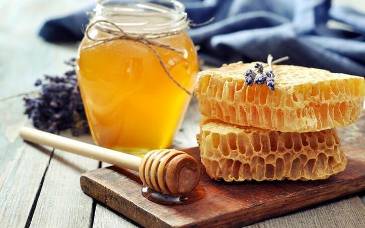 Balls of honey and honey